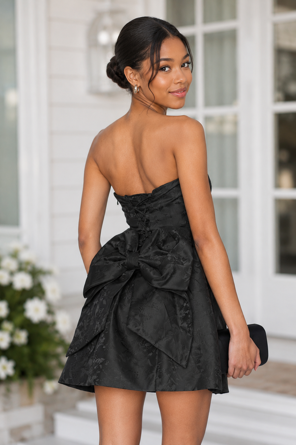 Trägerloses Jacquard-Minikleid mit Rückenschleife