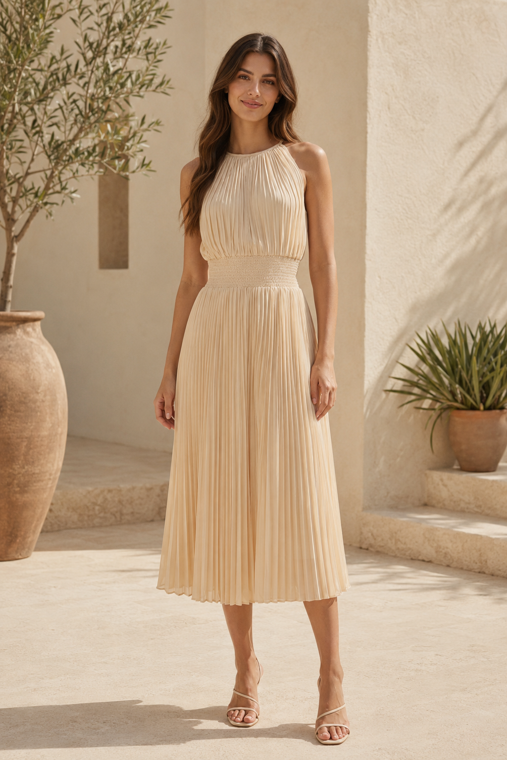 Plissiertes Neckholder-Midikleid mit gesmokter Taille