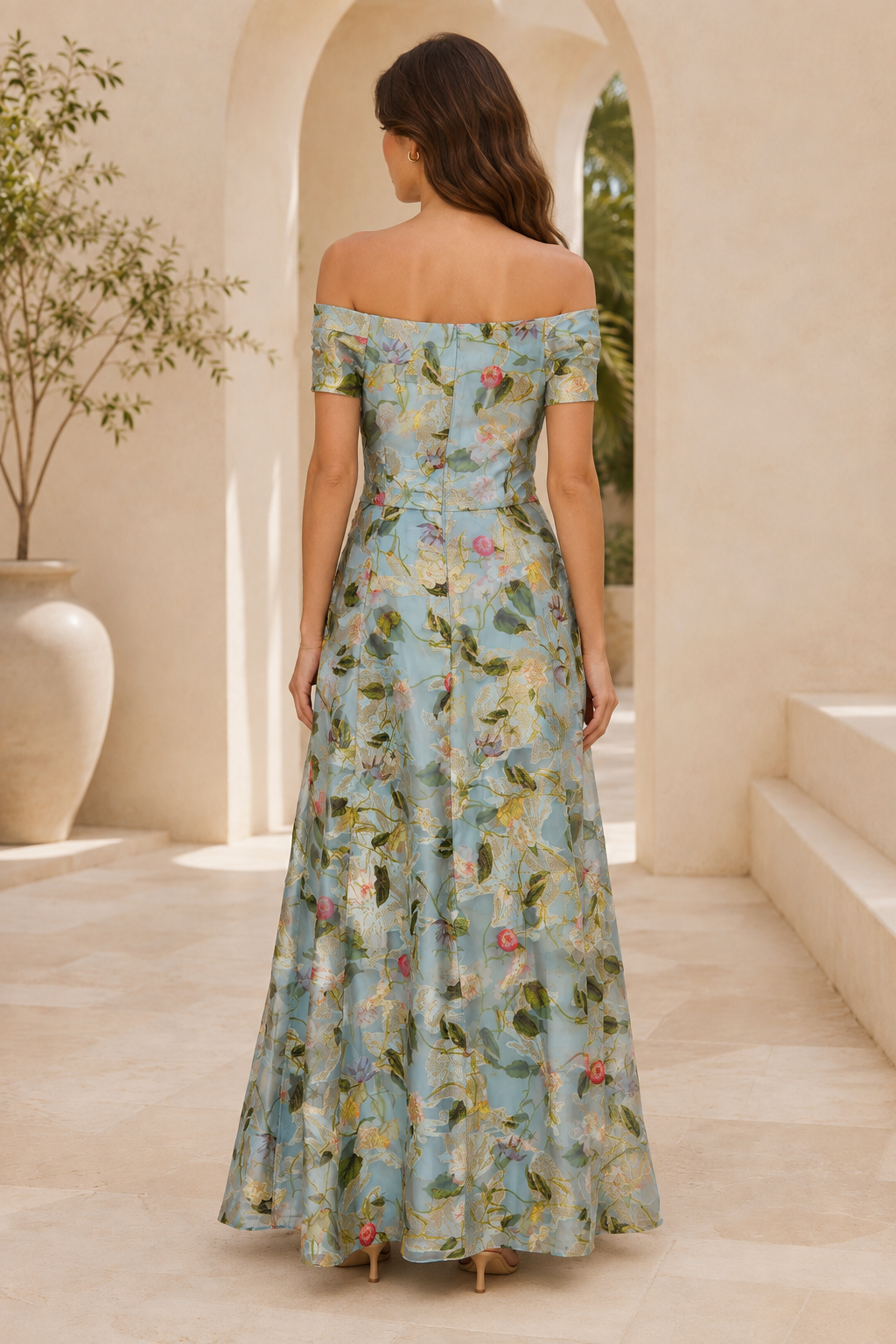 Blumenbedrucktes schulterfreies A-Linien-Maxikleid