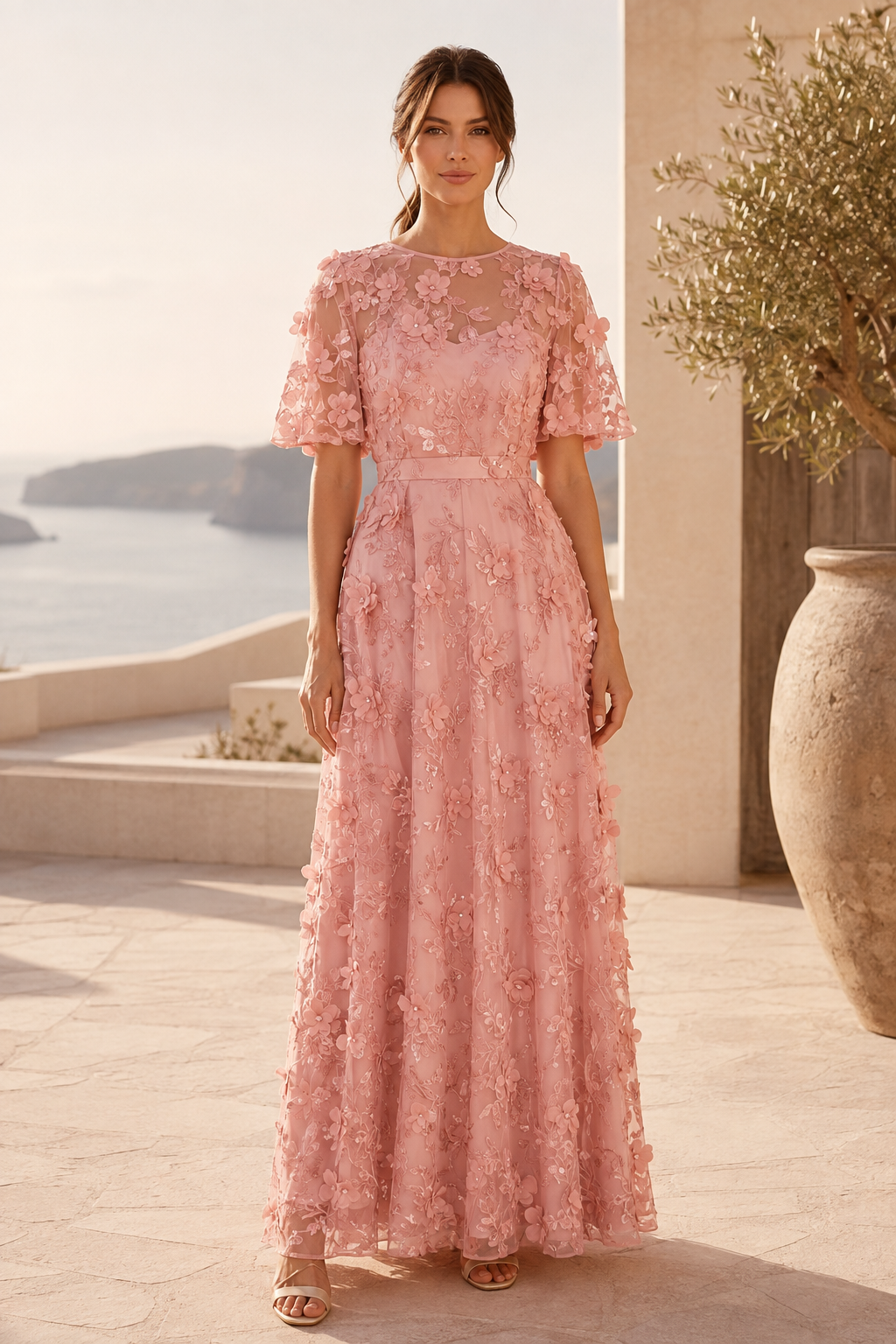 Maxikleid mit Blumenapplikationen und flatternden Ärmeln
