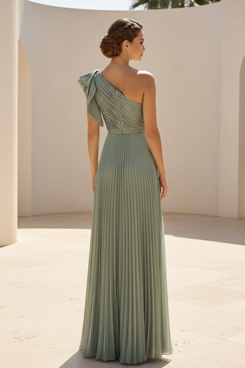 Abendkleid aus plissiertem Chiffon mit einer Schulter