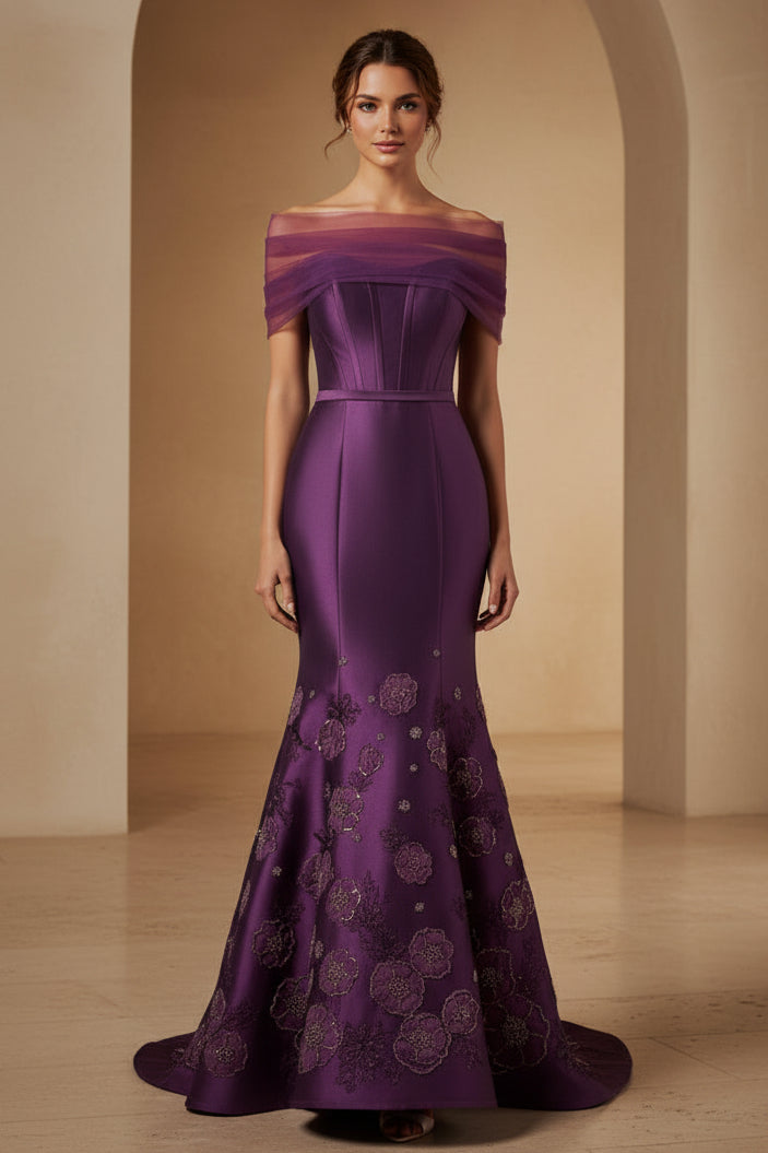 Schulterfreies Meerjungfrauenkleid mit floralen Applikationen