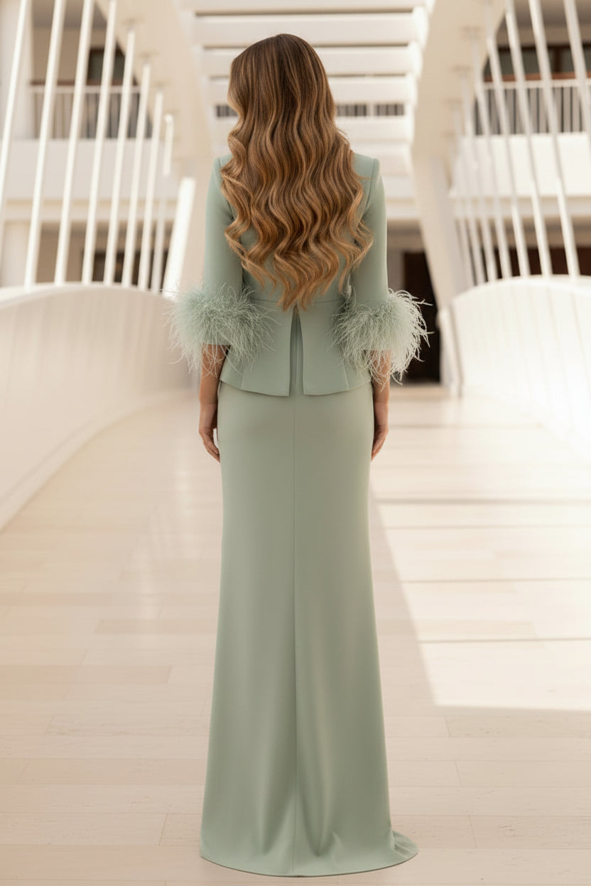 Elegantes Peplum-Säulenkleid mit Federstulpen