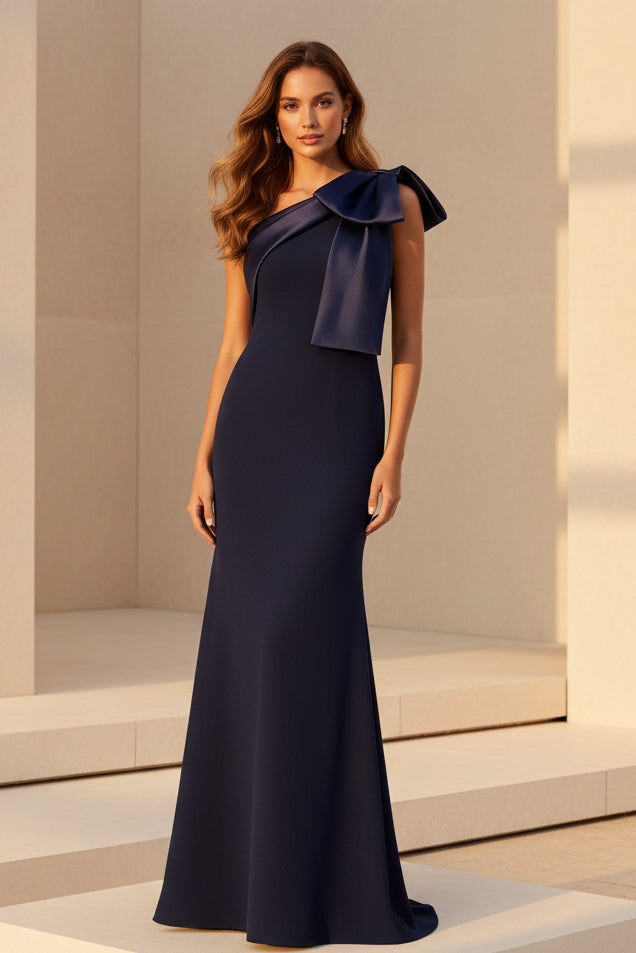 Ärmelloses Abendkleid aus Crêpe mit Schleife