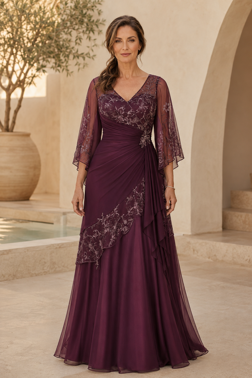 Besticktes, gerafftes A-Linien-Kleid mit Glockenärmeln