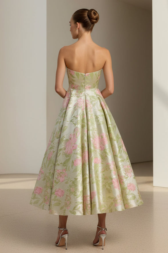 Trägerloses A-Linien-Kleid in Teelänge mit Blumen-Jacquard