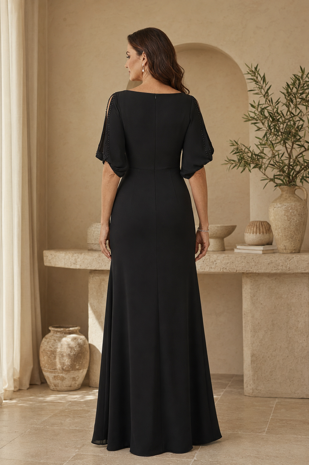 Perlenbesetztes Bateau-Abendkleid mit schulterfreien Ärmeln