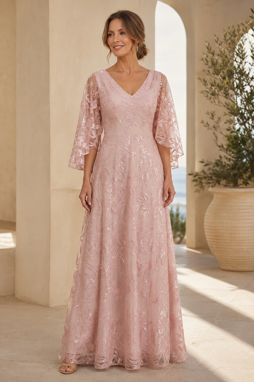 Besticktes A-Linien-Kleid mit V-Ausschnitt und Flügelärmeln