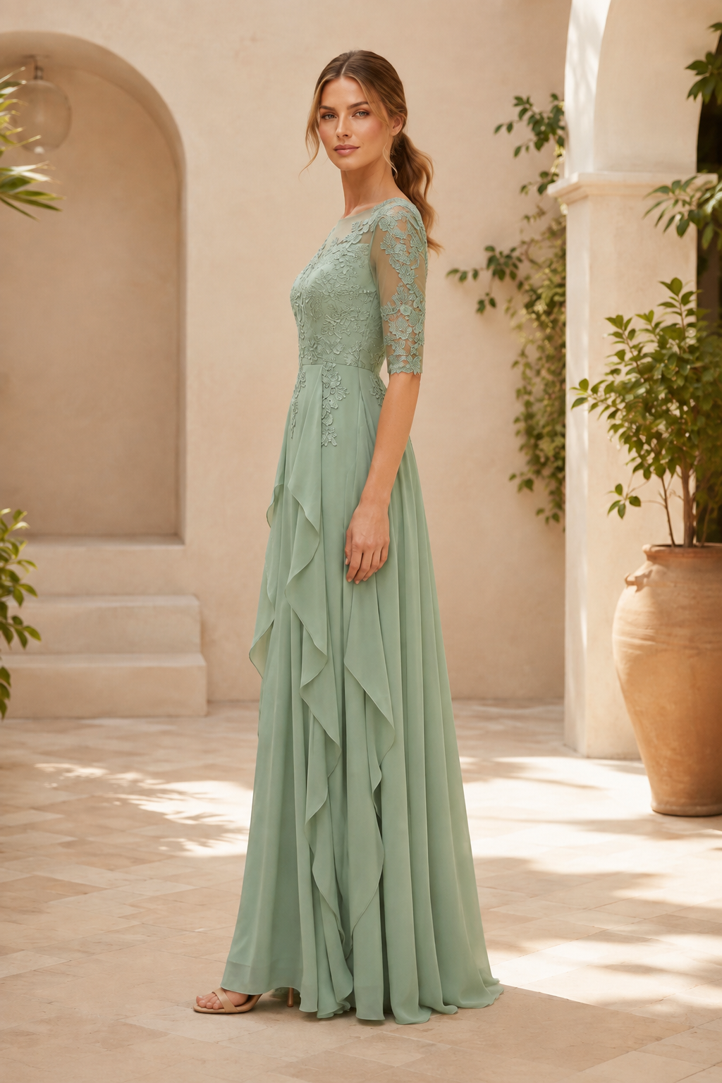 Abendkleid mit gesticktem Spitzen-Illusionsoberteil und gestuften Rüschen