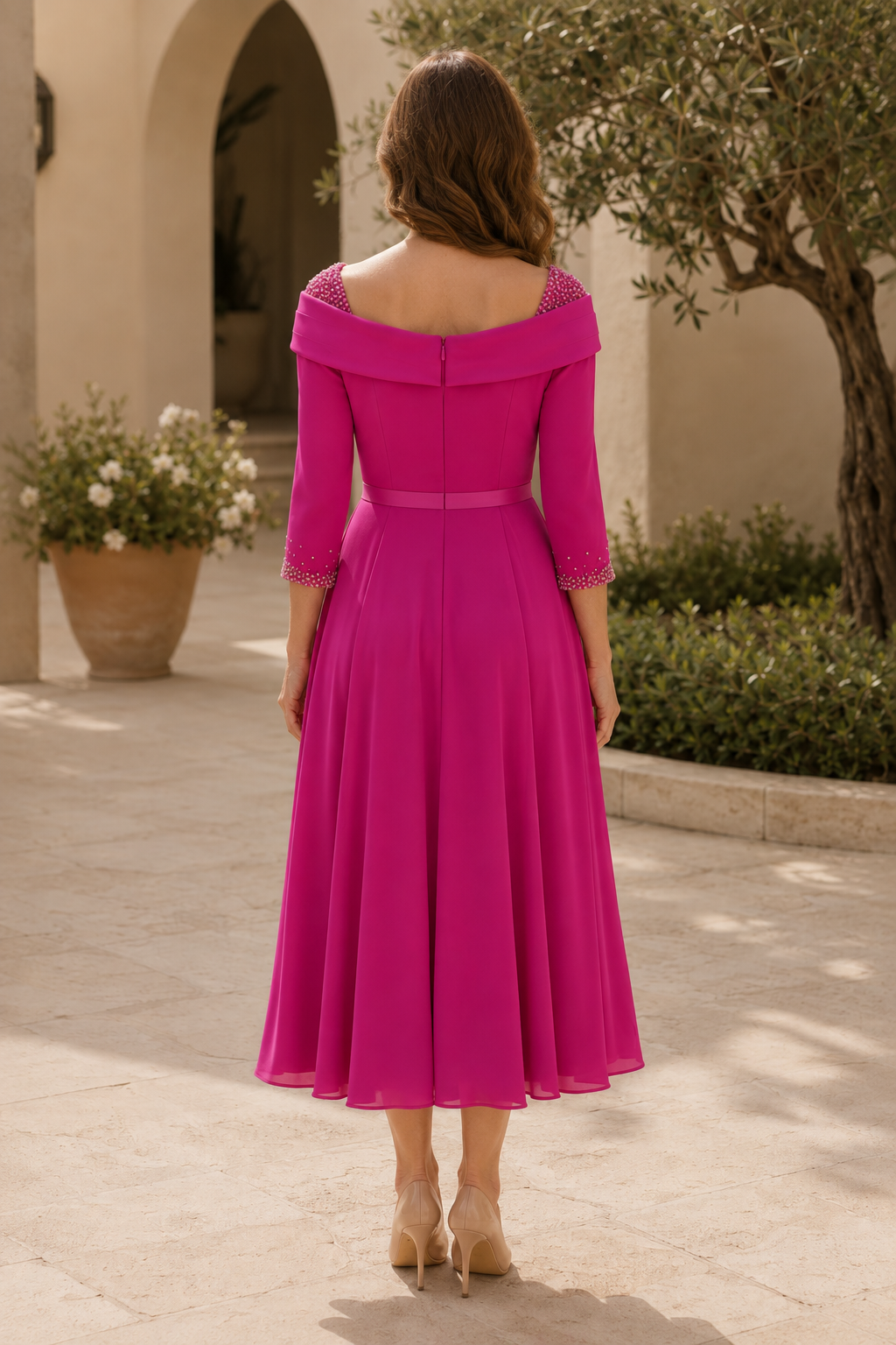Midi-A-Linien-Kleid mit Perlenverzierung am umgeschlagenen Ausschnitt