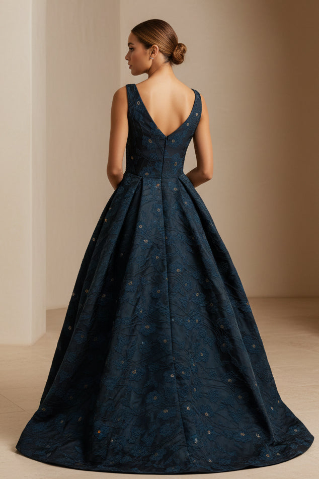 Ärmelloses Jacquard-Ballkleid mit V-Ausschnitt