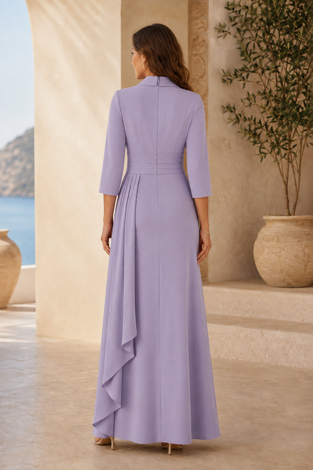 Abendkleid mit 3/4 Ärmeln, Wickelausschnitt und drapiertem Rückensaum