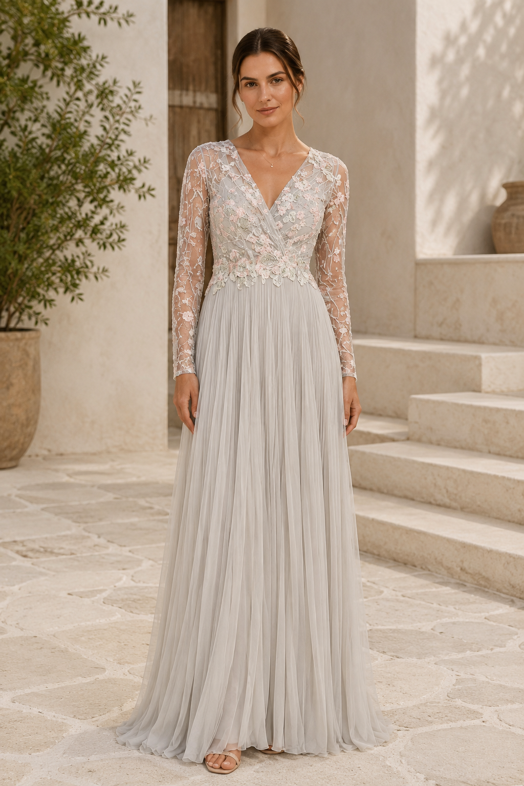 Abendkleid mit Blumenstickerei, Illusionsausschnitt, langen Ärmeln und A-Linie