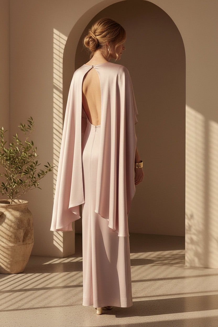 Satin-Scheidenkleid mit asymmetrischem Cape
