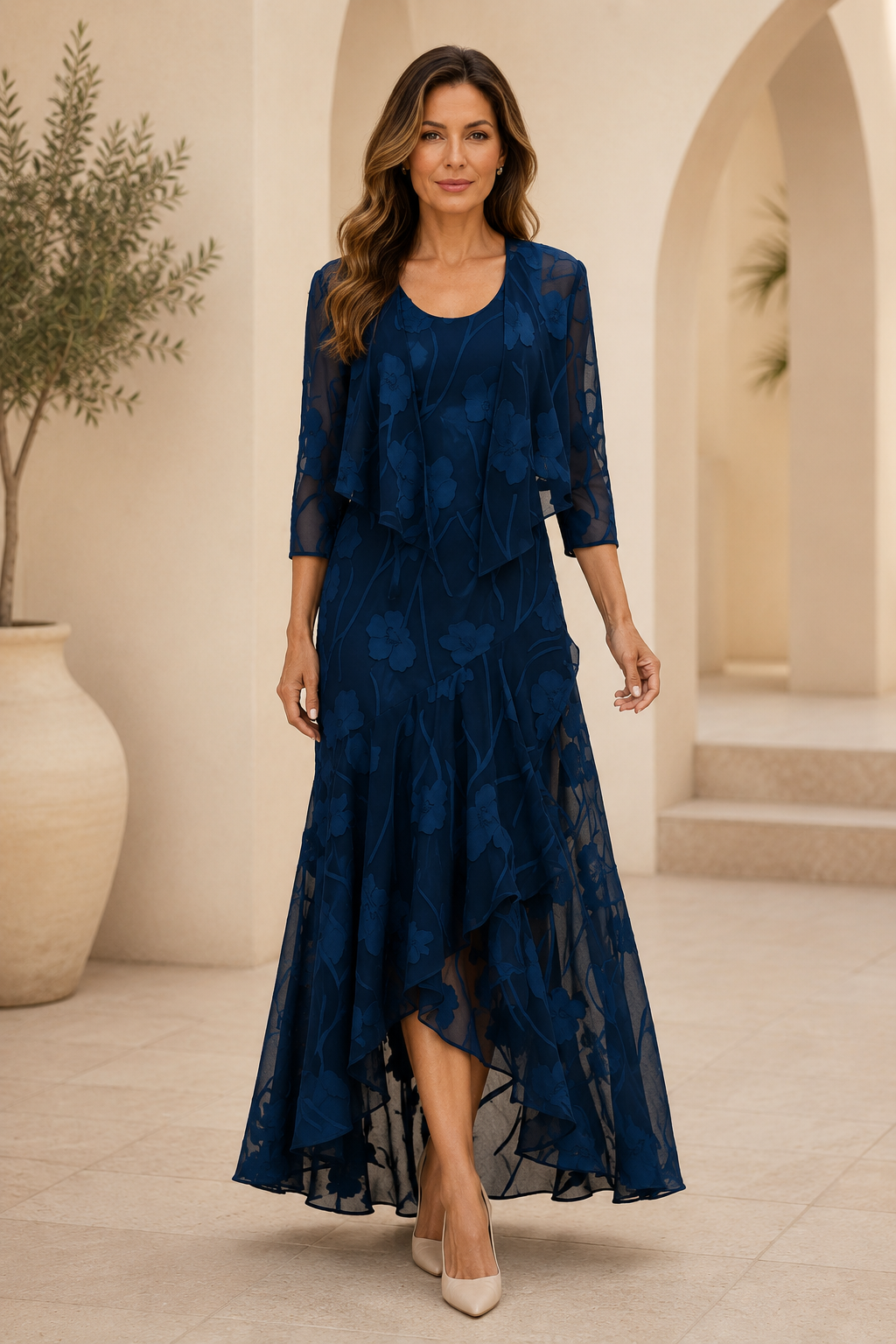 Geblümtes High-Low-Kleid mit passendem Jacken-Set