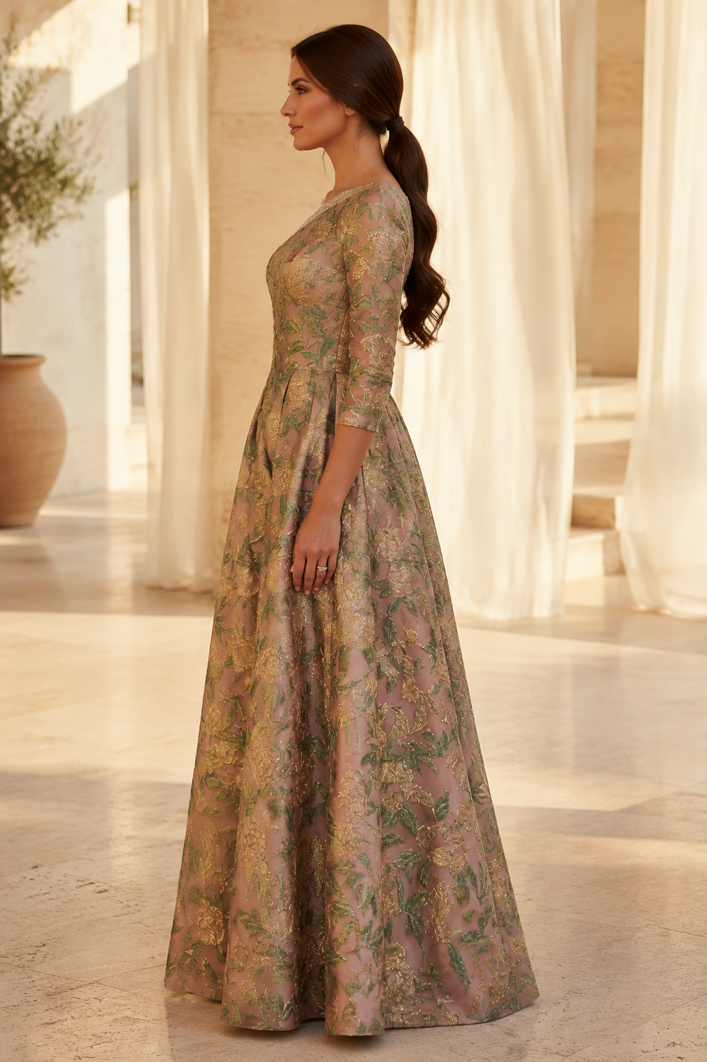 Blumen-Jacquard-Kleid mit asymmetrischem Perlenhalsausschnitt