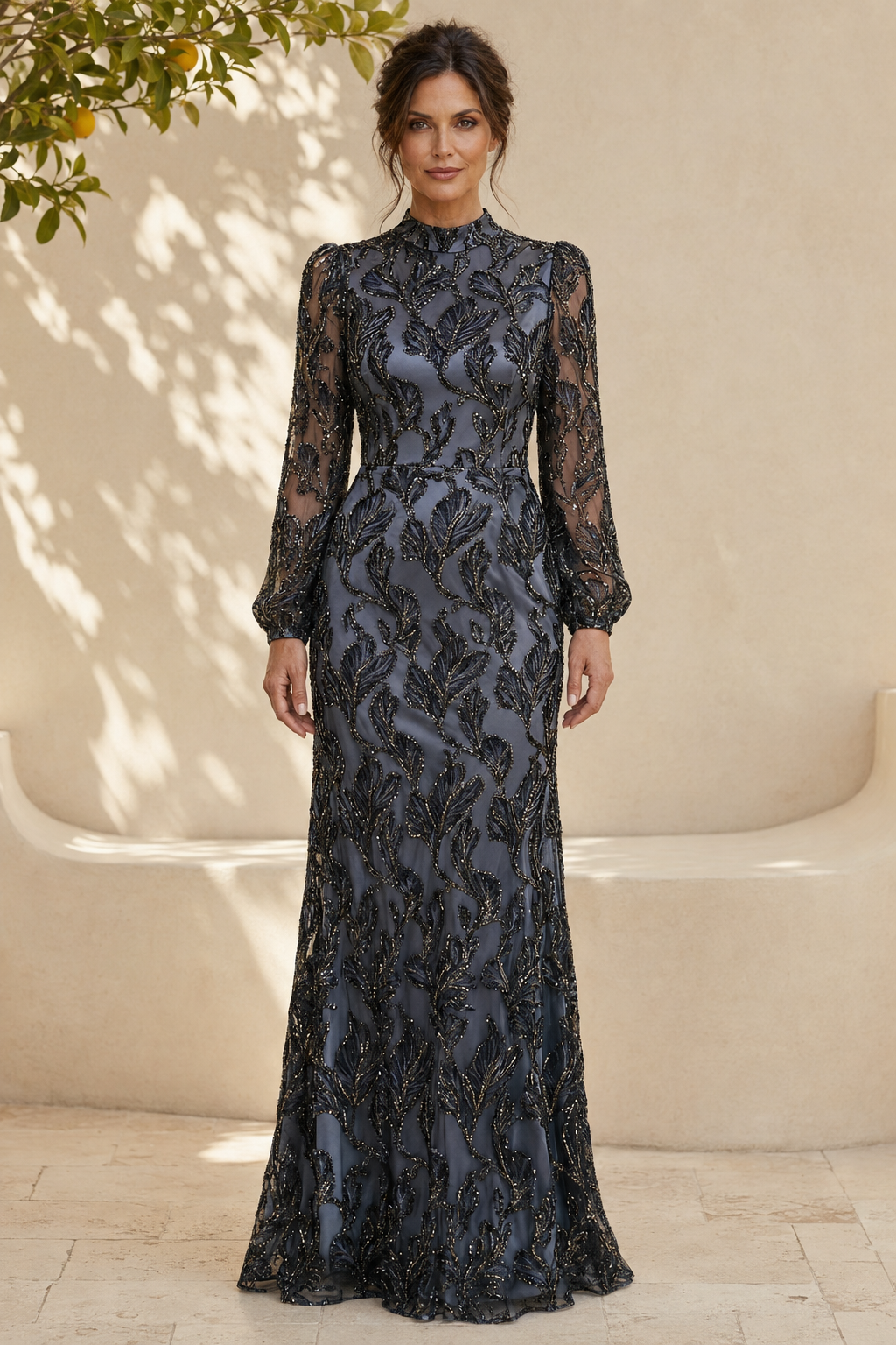 Perlenbesticktes hochgeschlossenes, langärmeliges Abendkleid