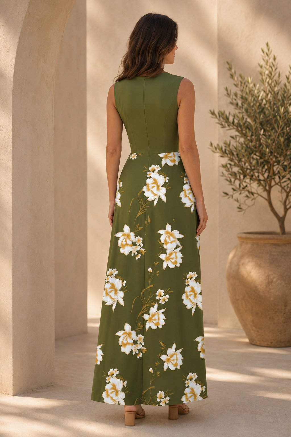 Ärmelloses Maxikleid mit V-Ausschnitt und Blumenmuster