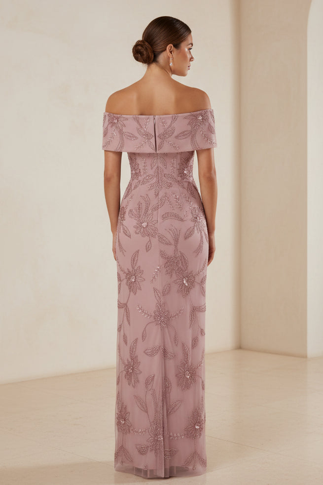 Schulterfreies, perlenverziertes Etui-Abendkleid mit Blumenmuster