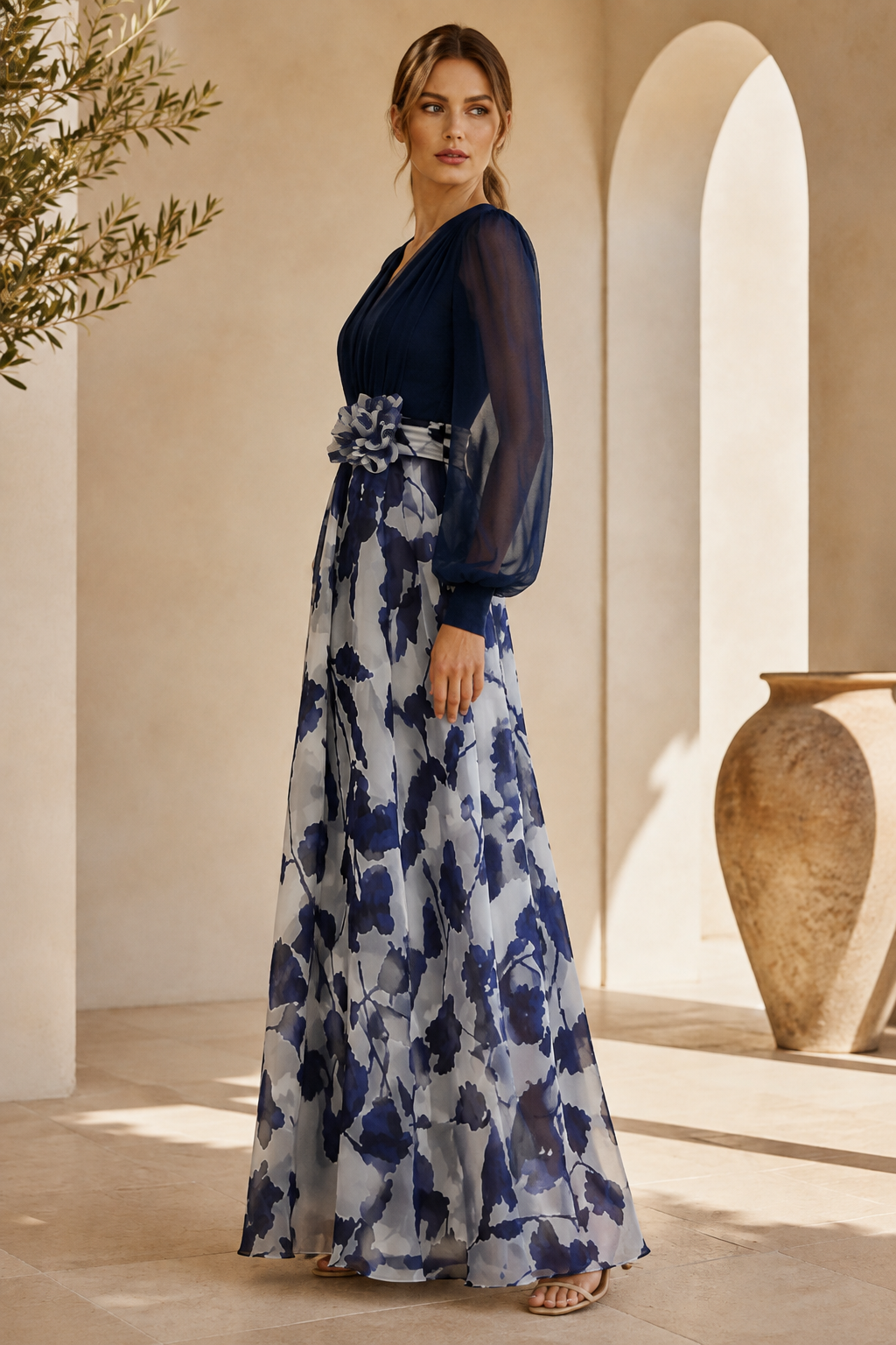Abendkleid mit V-Ausschnitt und Blumenmuster in A-Linie