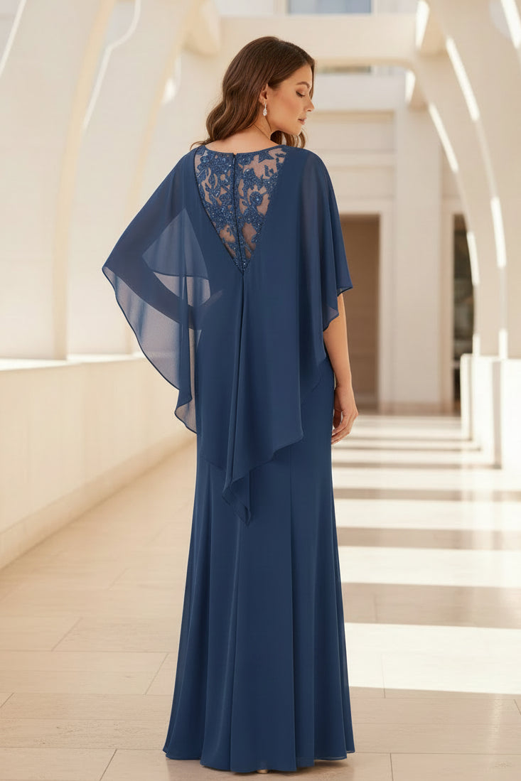 Bodenlanges Chiffon-Cape-Kleid mit Spitzendetail