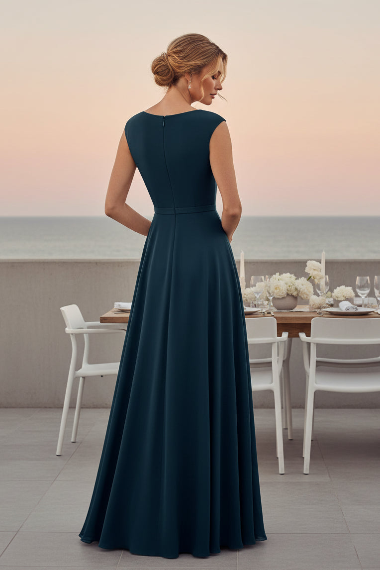 Abendkleid aus Chiffon mit V-Ausschnitt, A-Linie und Rüschendetail