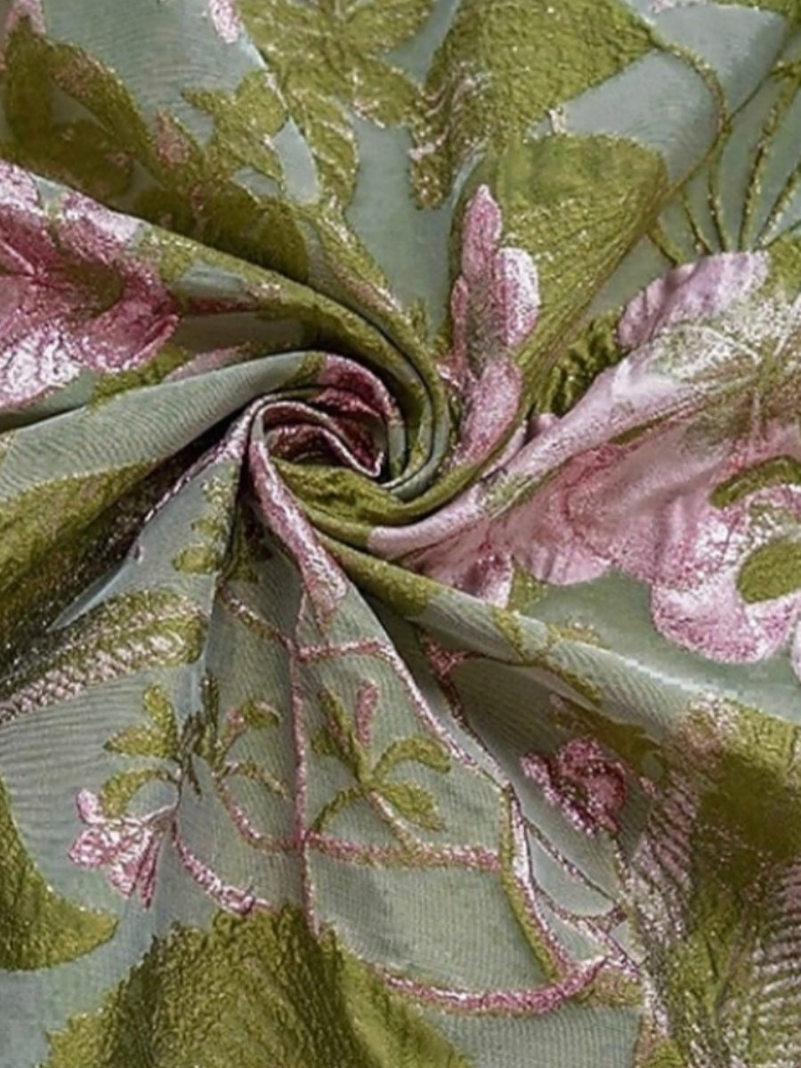 Geblümtes Jacquard-Maxikleid mit Perlenbesetztem Gürtel