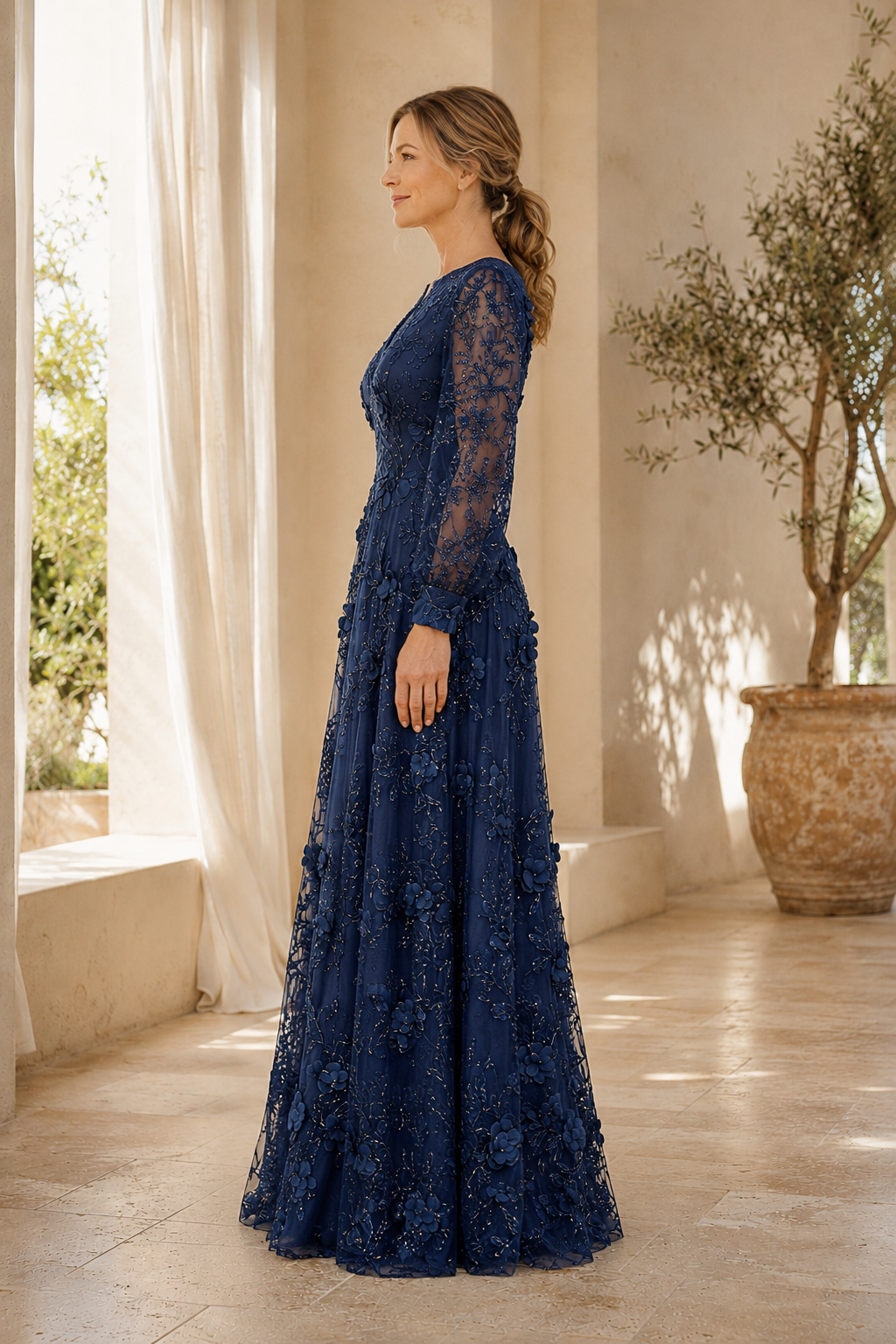 Langärmeliges A-Linien-Kleid aus Spitze mit floralen 3D-Applikationen