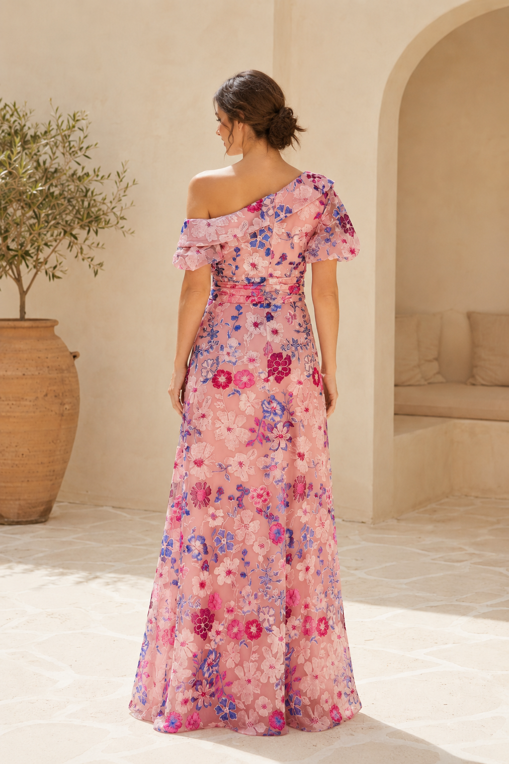 Ein-Schulter-Abendkleid in A-Linie mit Blumenstickerei
