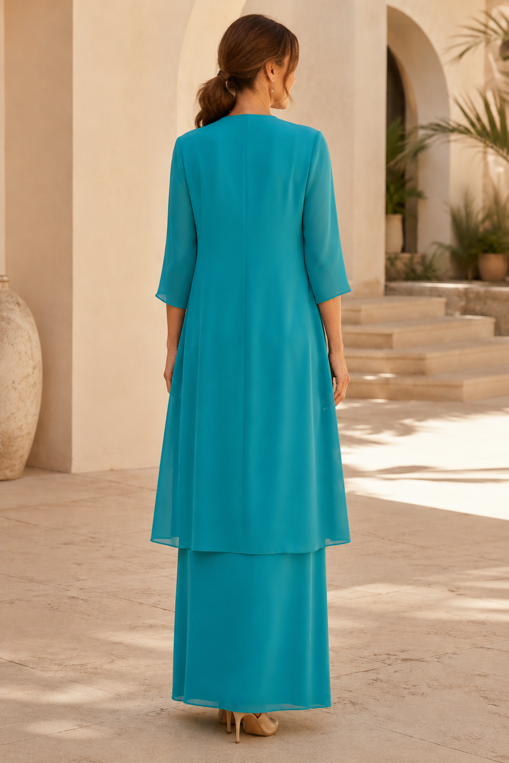 Abendkleid aus Chiffon im Etui-Stil mit passender Jacke