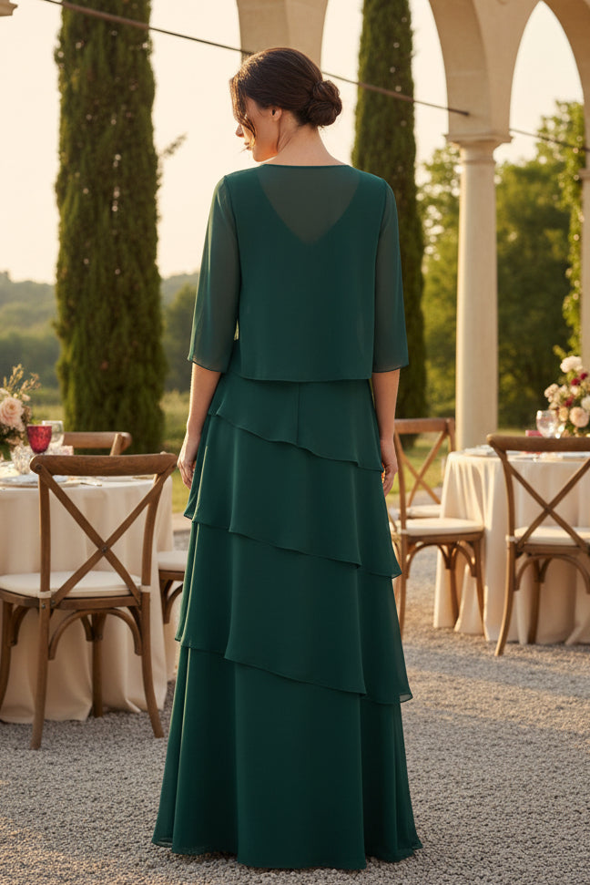 Elegantes, gestuftes Chiffonkleid mit V-Ausschnitt und Jacke
