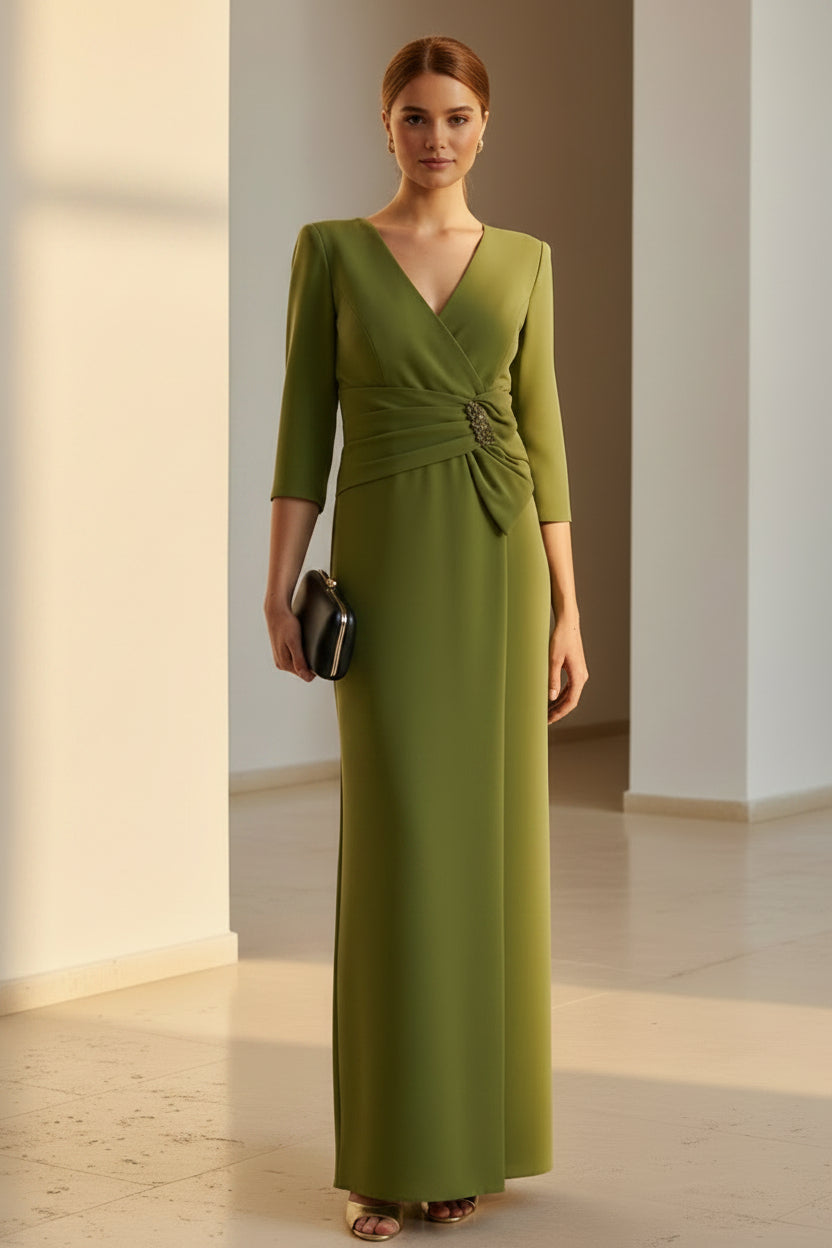 Abendkleid mit V-Ausschnitt, 3/4-Ärmeln, geradem Schnitt und geraffter Taille