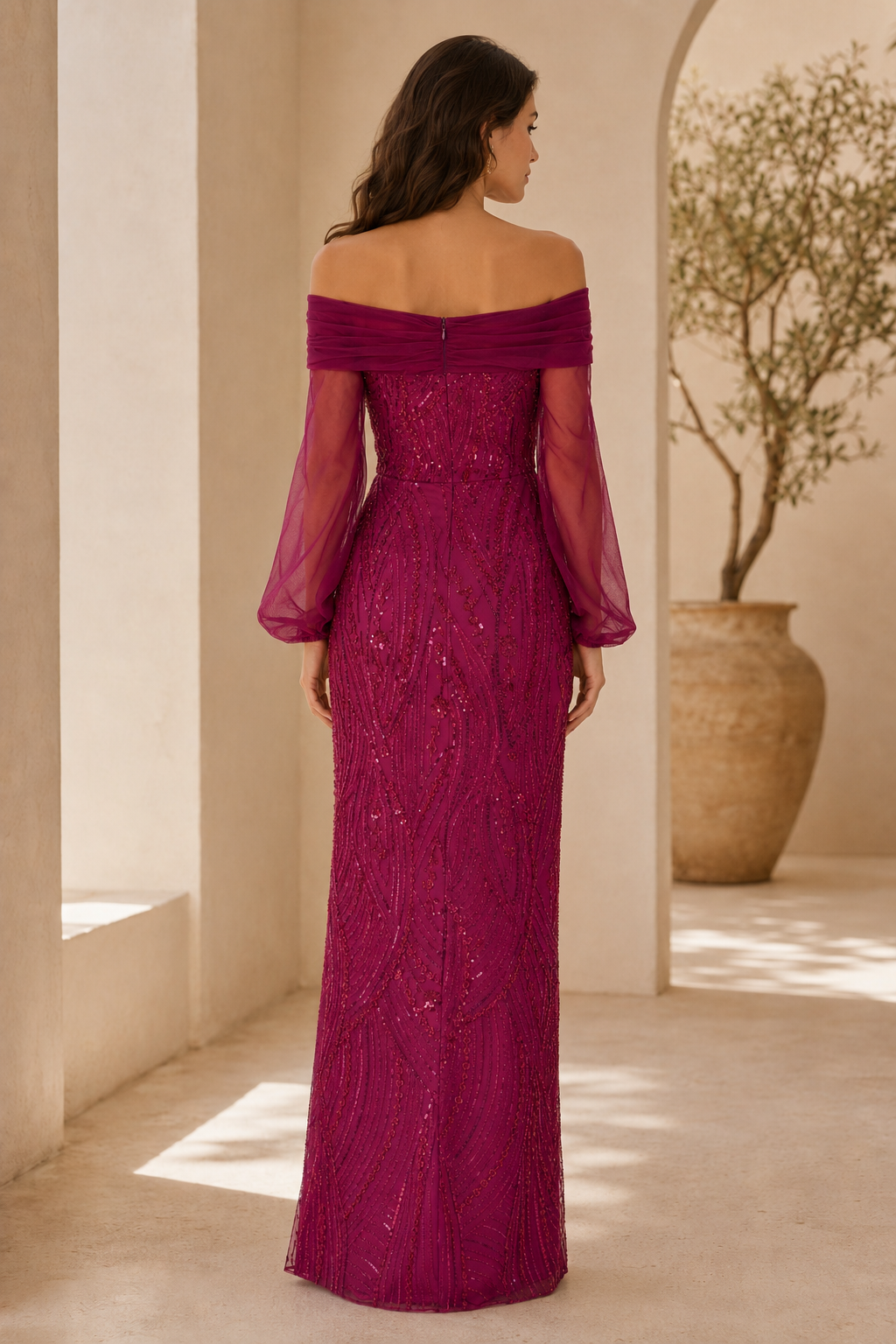 Glitzerndes Off-Shoulder-Kleid mit transparenten Ärmeln und hohem Schlitz