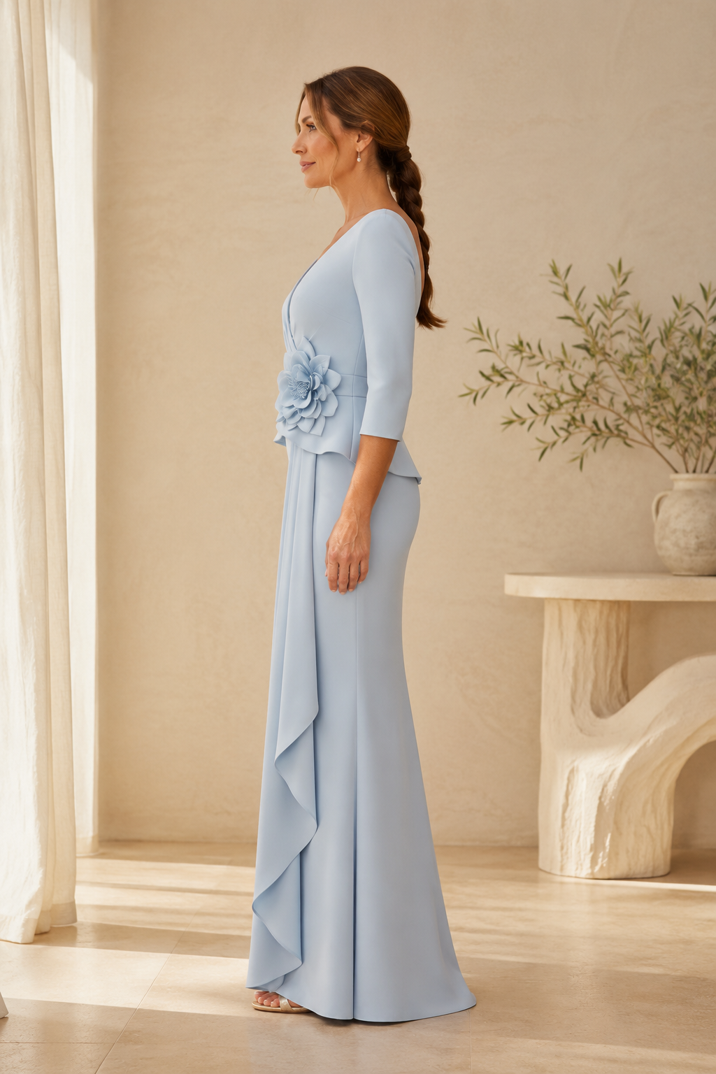 V-Ausschnitt Etuikleid mit 3D Blumen-Taille & seitlicher Drapierung