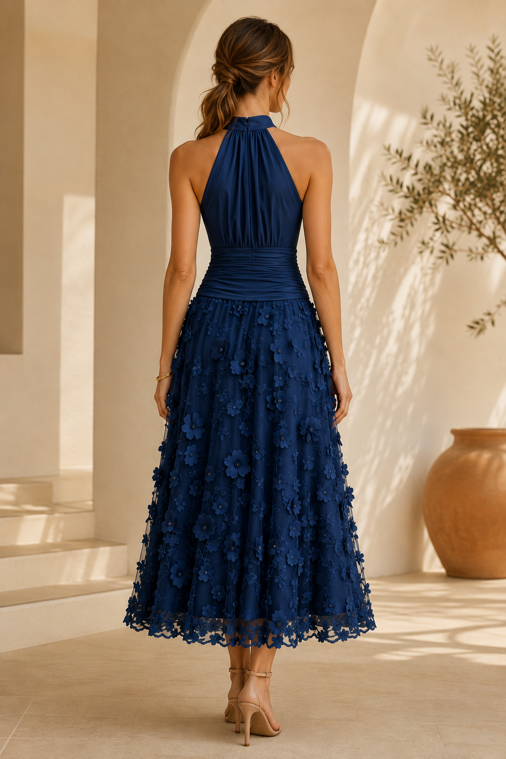 Neckholder-Midikleid mit plissiertem Oberteil und 3D-Blumenmuster