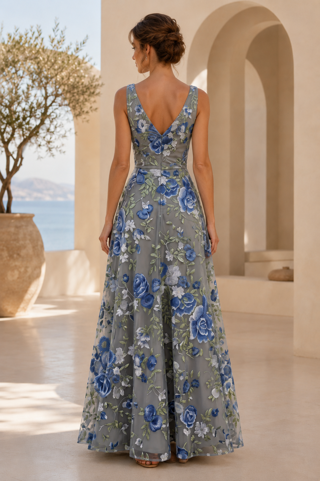 Geblümtes, besticktes A-Linien-Kleid mit V-Ausschnitt und Drapierung