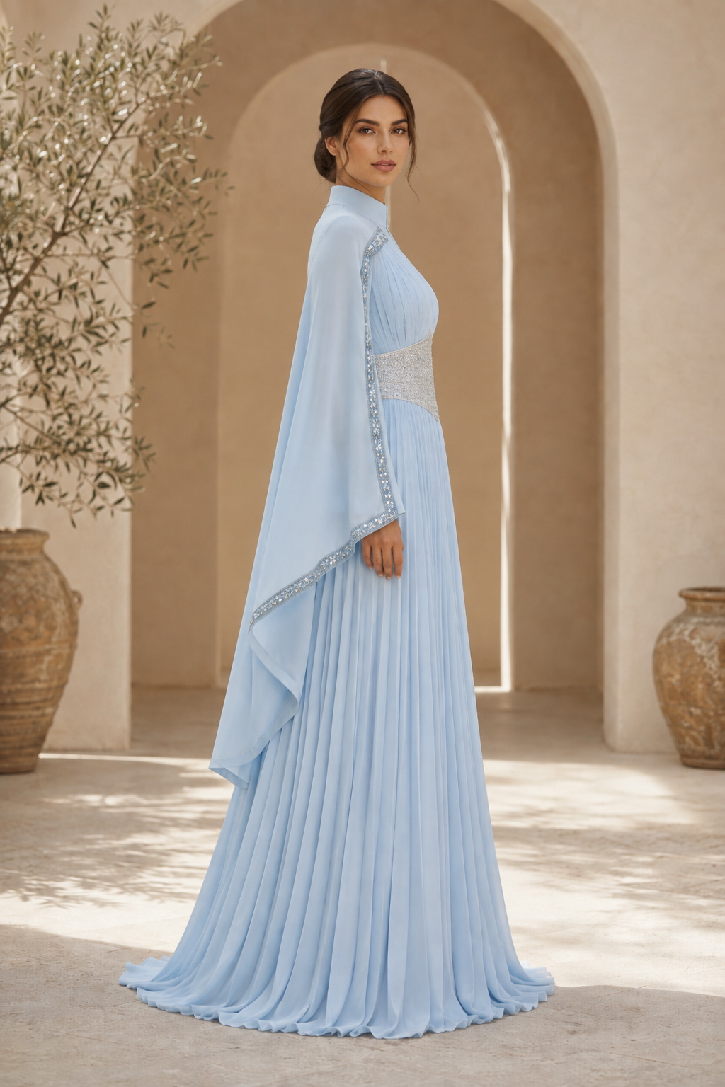 Abendkleid aus Chiffon mit plissiertem A-Linien-Rock und Cape-Ärmeln