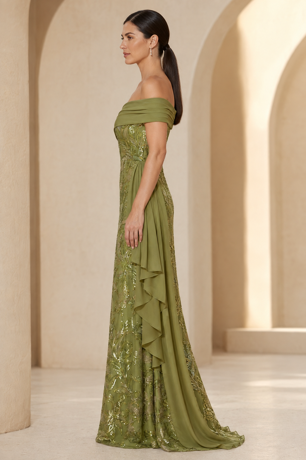 Schulterfreies Pailletten-Blumenkleid mit Chiffonschleppe