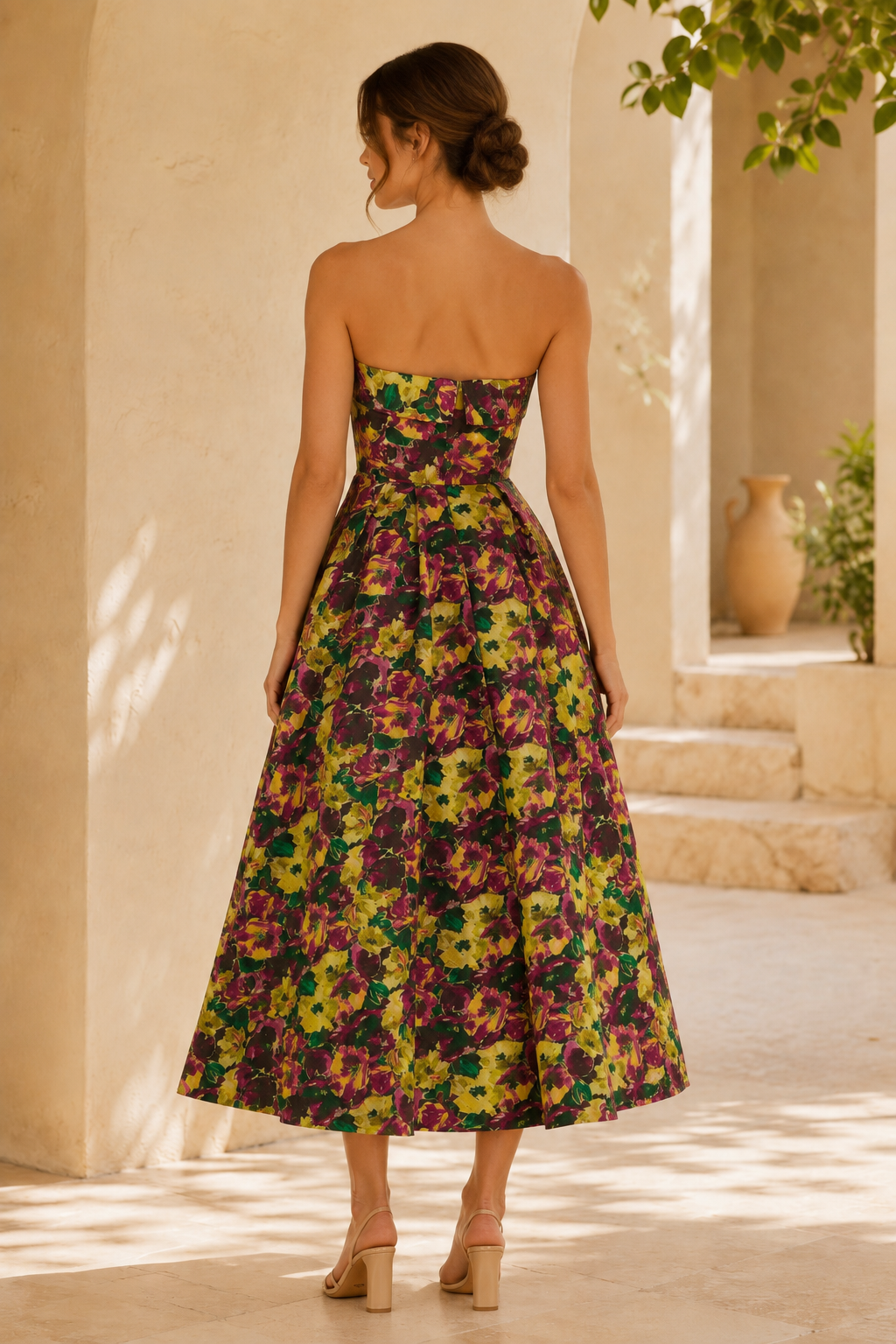 Trägerloses A-Linien-Kleid in Teelänge aus floralem Jacquard