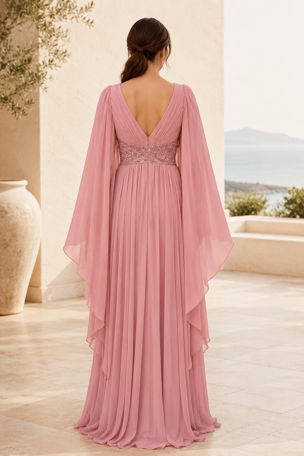 Abendkleid aus Chiffon mit Cape-Ärmeln und perlenbesetzter Taille