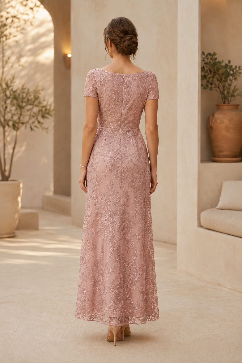 Brautmutterkleid mit U-Boot-Ausschnitt und Spitze