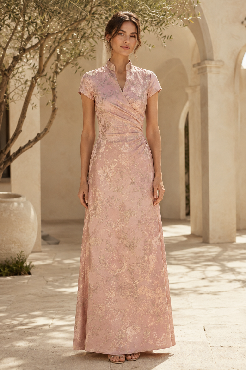 Abendkleid mit Blumen-Jacquard und Mandarin-Kragen