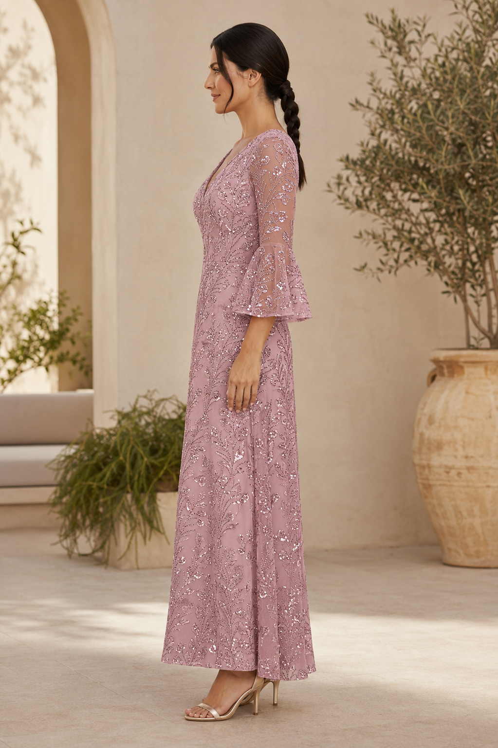 Paillettenbesticktes A-Linien-Kleid mit Glockenärmeln