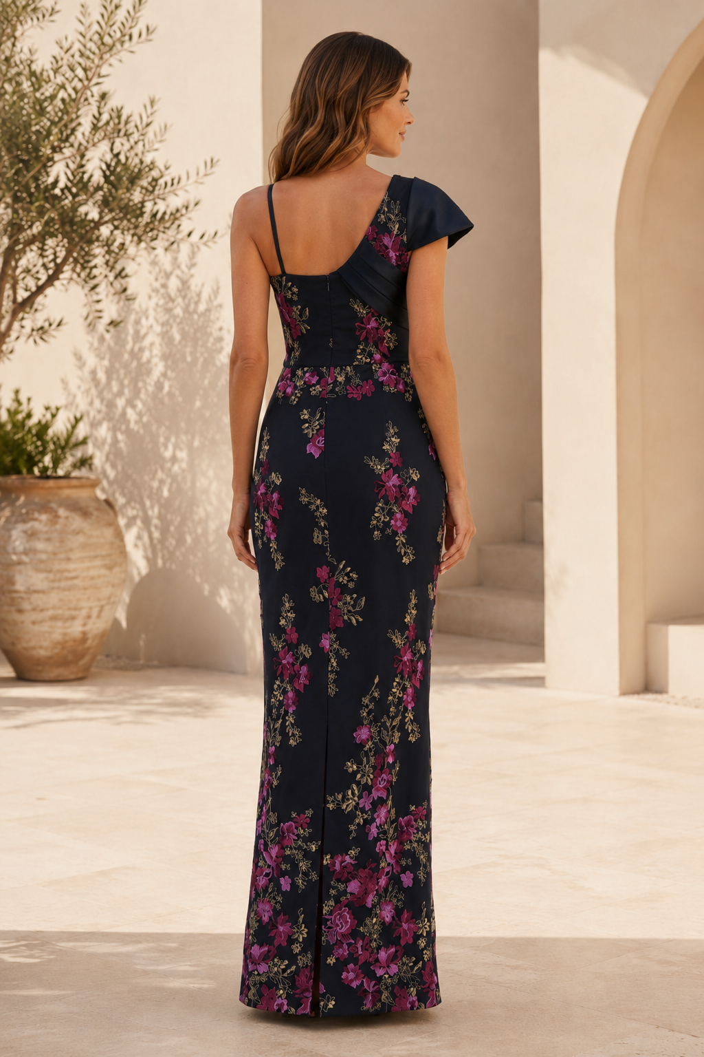 Ein-Schulter-Abendkleid mit Blumenspitze und Schlitz