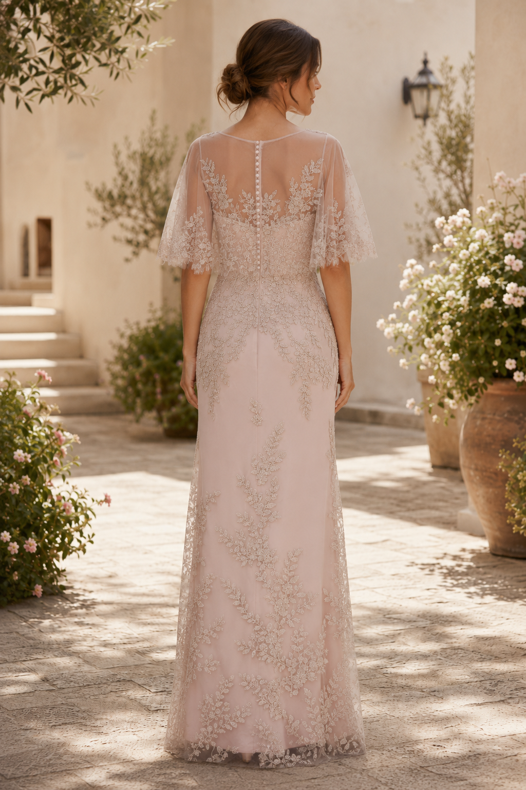 Abendkleid mit Illusionsausschnitt, Spitzen-Cape-Ärmeln
