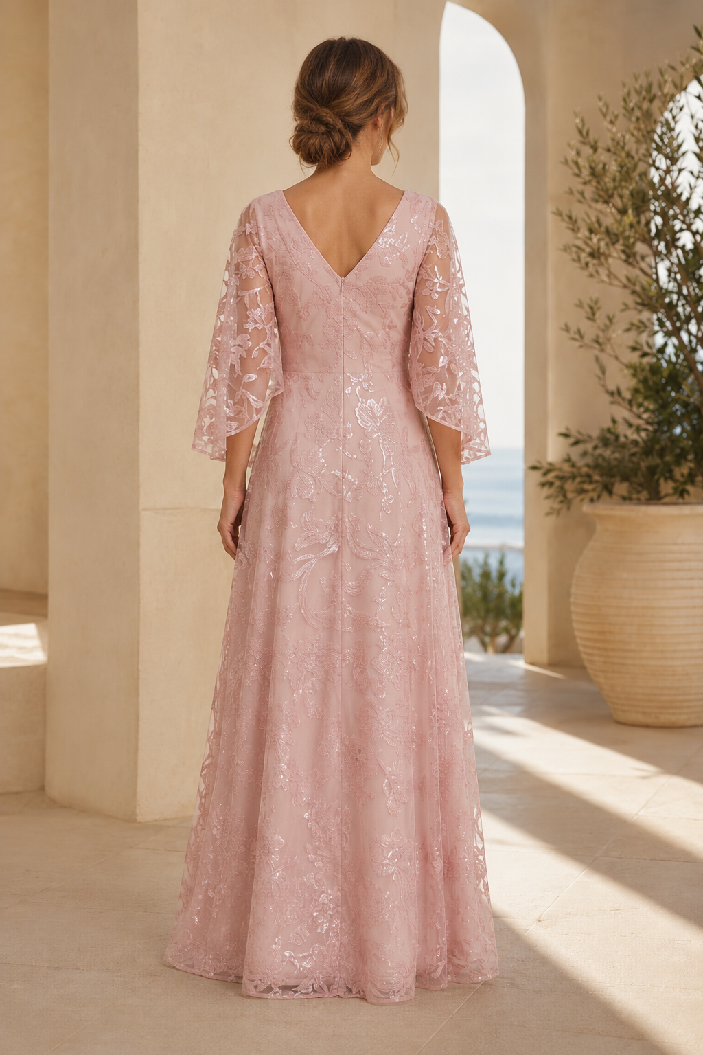 Besticktes A-Linien-Kleid mit V-Ausschnitt und Flügelärmeln