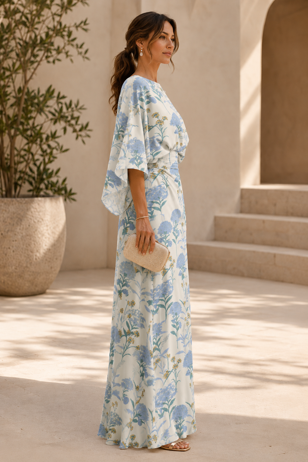 Maxikleid mit Blumenmuster, U-Boot-Ausschnitt und Glockenärmeln