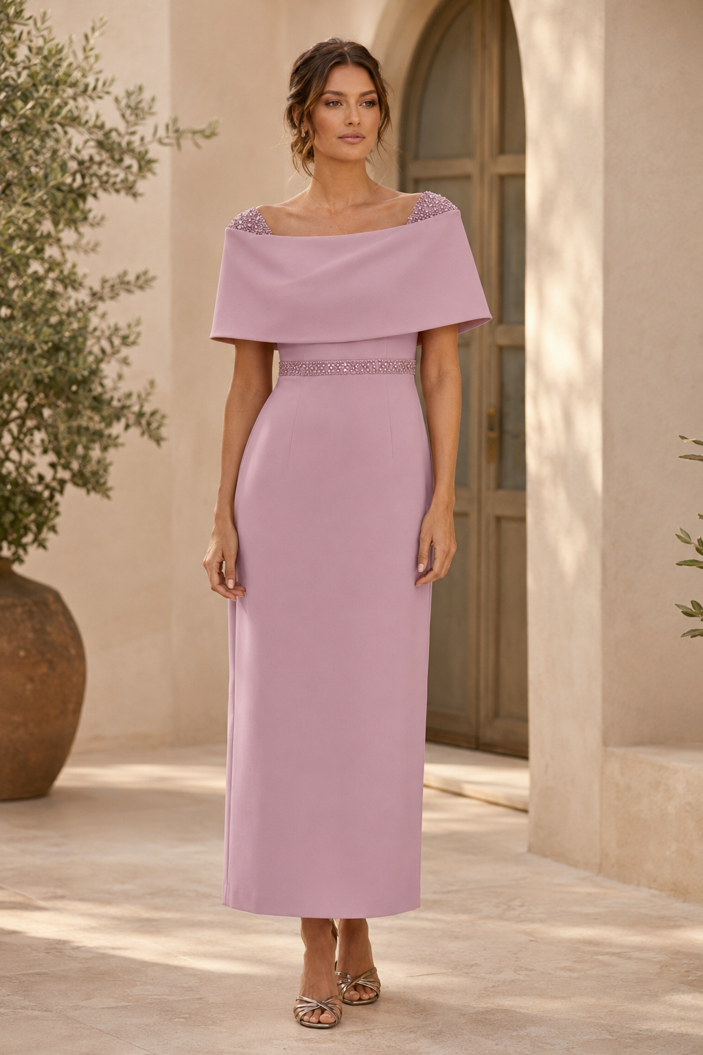 Kleid mit Schleifenrücken und Perlenbund