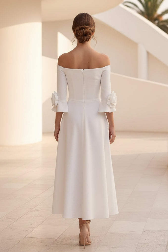 Carmen-Midikleid mit Rosenmanschetten an den Ärmeln