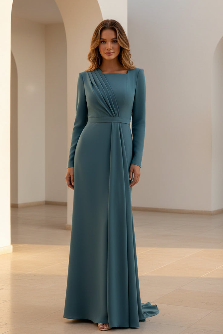 Abendkleid mit eckigem Ausschnitt, Falten und langen Ärmeln